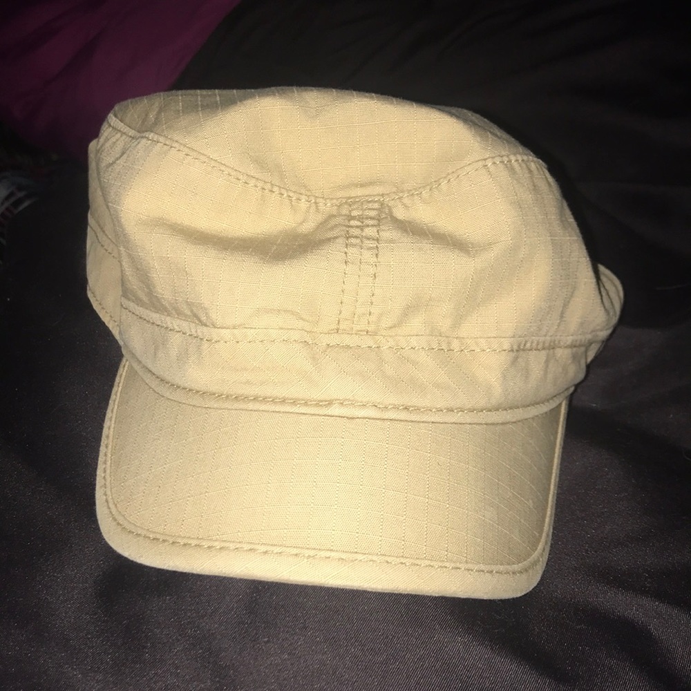 Tan hat